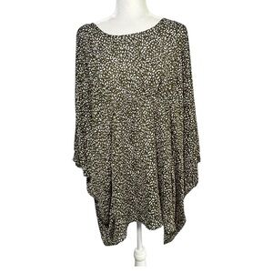 Stylish Black and White Women's Top